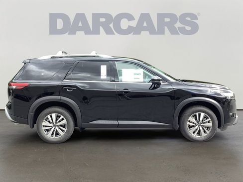 New 2025 Nissan Pathfinder SL w/ Black Appearance Package image 8