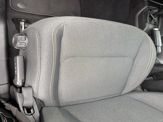Used 2026 Jeep Wrangler Unlimited Sahara AWD/4WD image 9