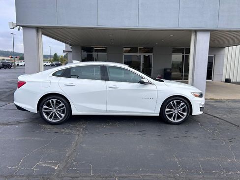 Used 2023 Chevrolet Malibu LT image 2