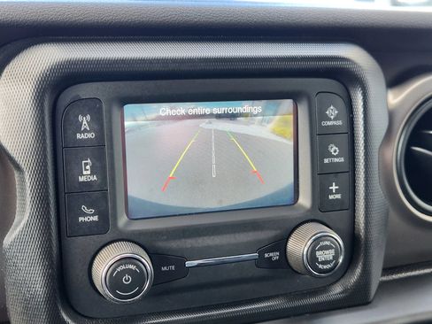 Used 2018 Jeep Wrangler Sport AWD/4WD image 8