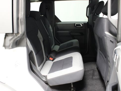 Used 2023 Ford Bronco Big Bend image 17