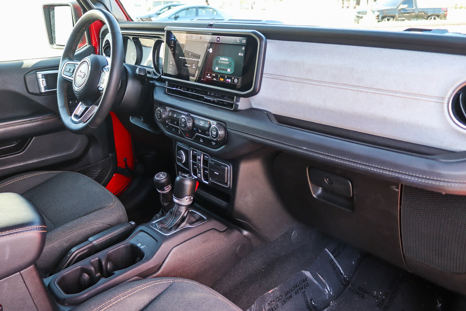 Used 2024 Jeep Wrangler Unlimited Sahara AWD/4WD image 16