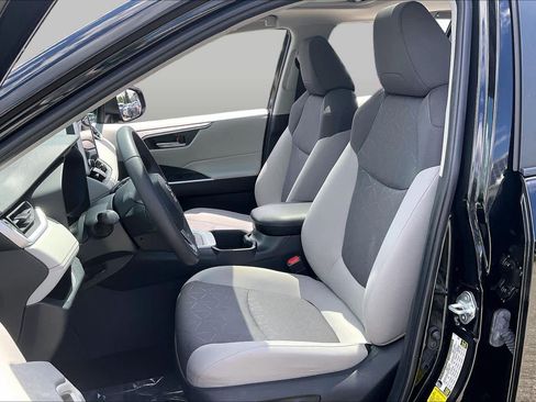 Used 2023 Toyota RAV4 XLE w/ Convenience Package AWD/4WD image 7