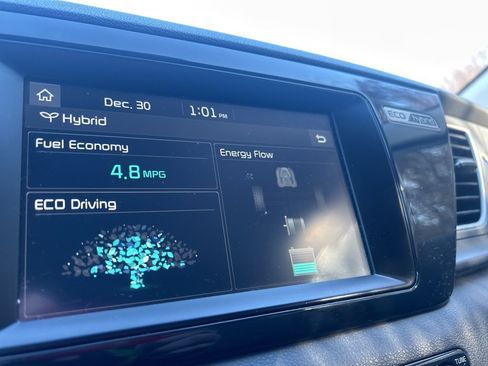 Used 2019 Kia Niro LX image 18