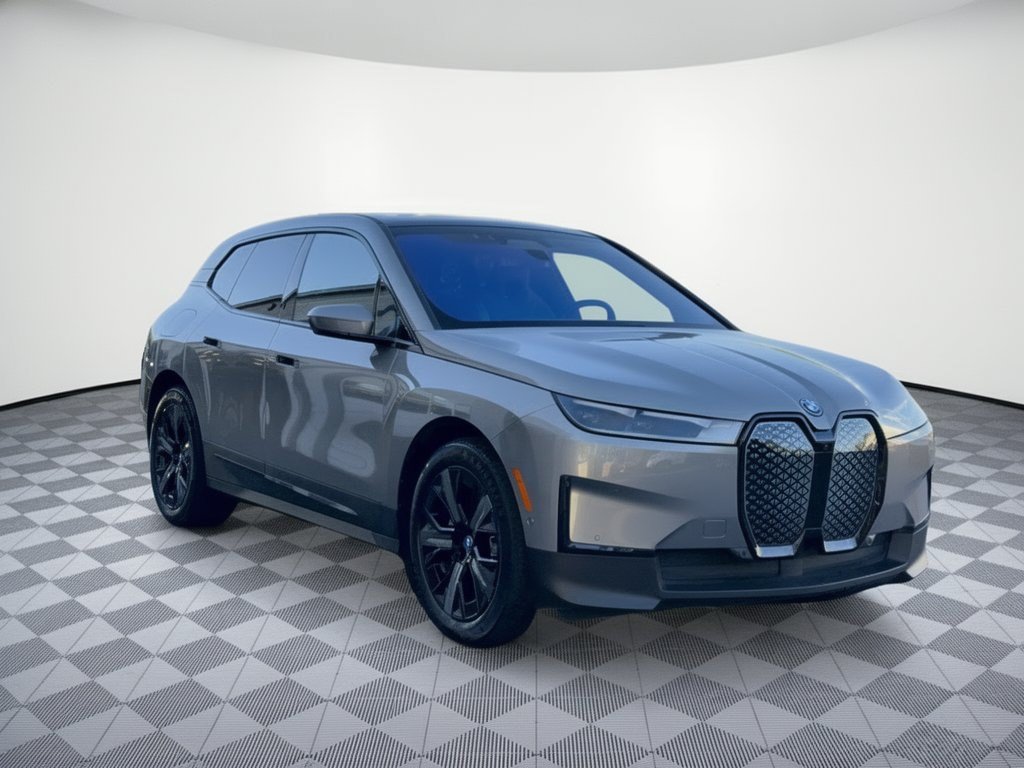 Used 2024 BMW iX xDrive50 w/ Premium Package AWD/4WD image 7