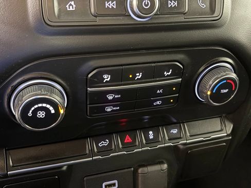 Used 2020 Chevrolet Silverado 1500 Custom w/ Custom Value Package RWD image 26