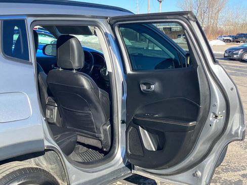 Used 2017 Jeep Compass Latitude w/ Popular Equipment Group image 15