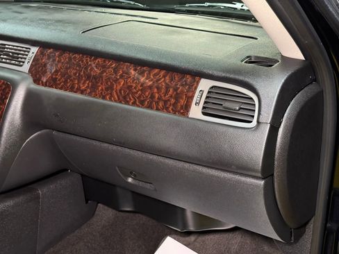 Used 2010 GMC Yukon XL Denali image 34