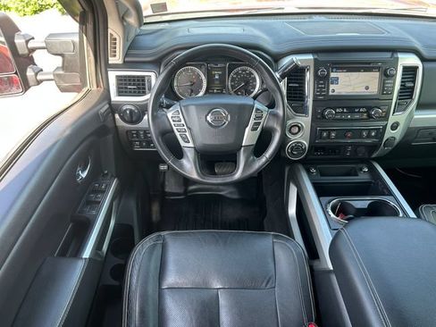 Used 2018 Nissan Titan PRO-4X w/ Pro-4x Convenience Package AWD/4WD image 27