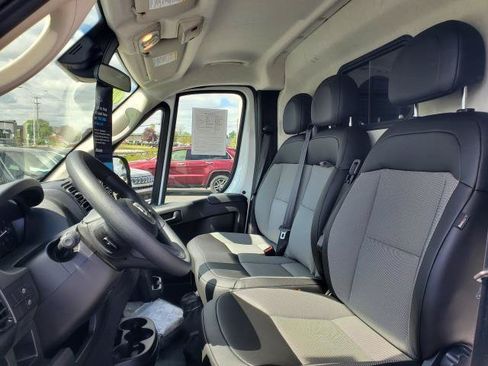 Used 2025 RAM ProMaster 2500 FWD image 6