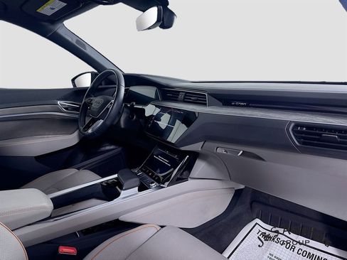 Used 2022 Audi e-tron Chronos w/ Chronos Package image 37