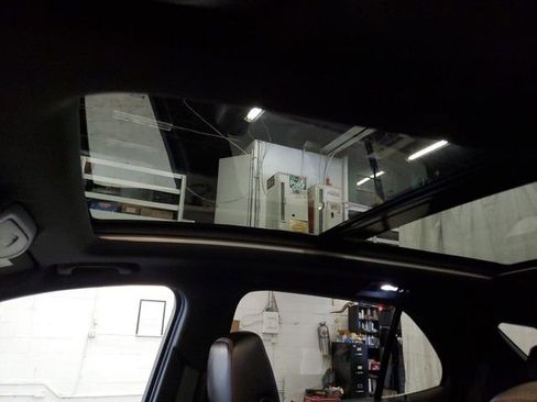 Used 2022 Chevrolet Equinox RS w/ RS Leather Package image 22