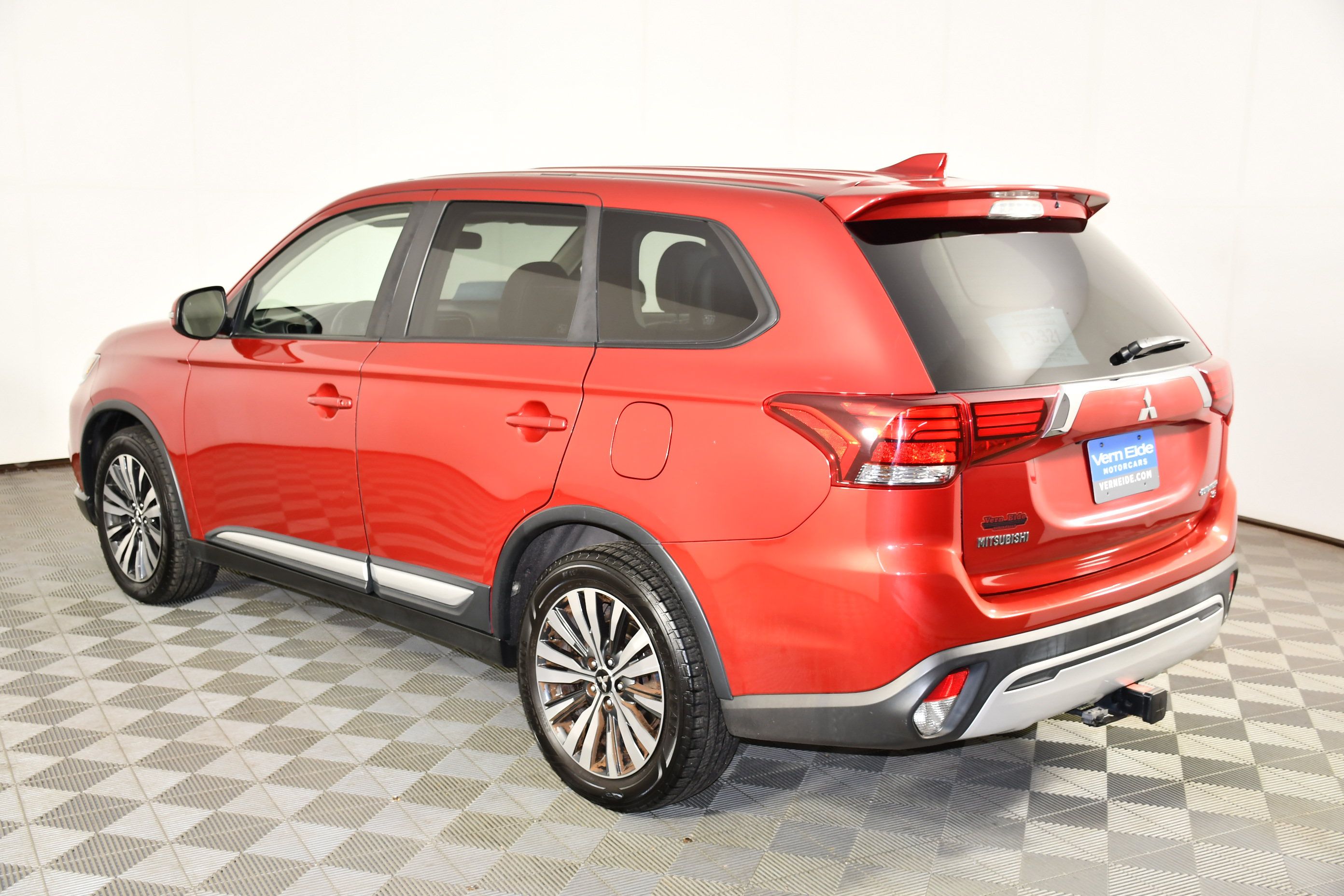 Used 2019 Mitsubishi Outlander SE AWD/4WD image 7