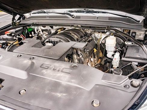 Used 2018 GMC Yukon Denali image 40