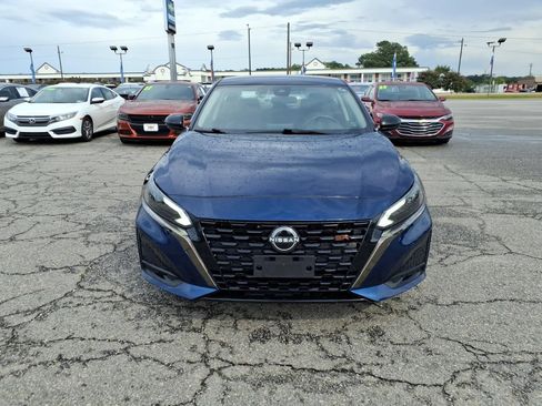Used 2024 Nissan Altima 2.5 SR FWD image 8