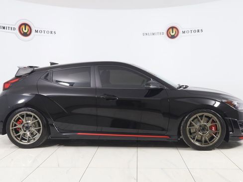 Used 2022 Hyundai Veloster N image 2