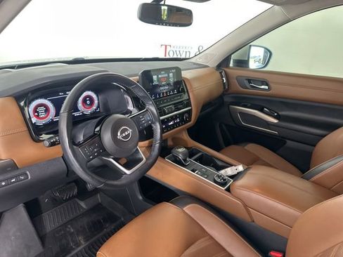 Used 2022 Nissan Pathfinder Platinum w/ Cargo Package image 19