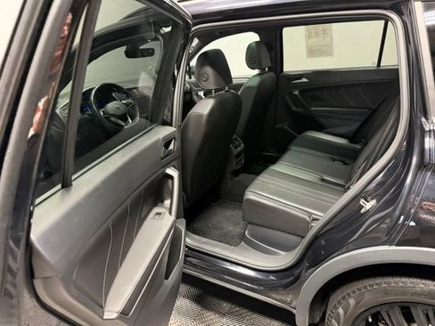 Used 2022 Volkswagen Tiguan SE R-Line AWD/4WD image 18