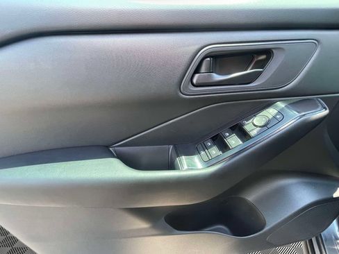 Used 2026 Nissan Rogue S FWD image 16