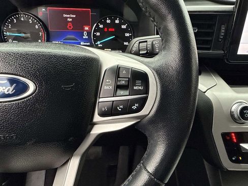 Used 2023 Ford Explorer XLT w/ Equipment Group 202A image 9