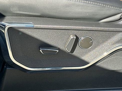 Used 2022 Ford F150 Lariat w/ Equipment Group 502A High image 41