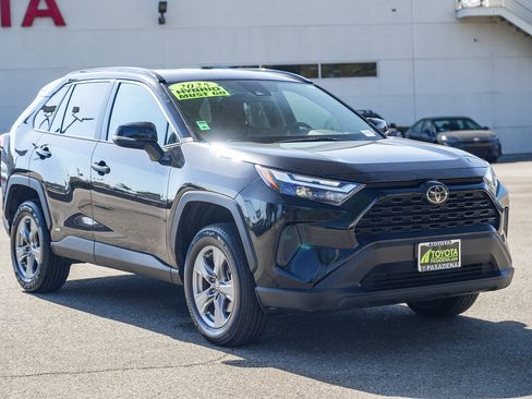 Used 2025 Toyota RAV4 XLE AWD/4WD image 5