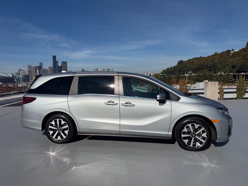 Used 2025 Honda Odyssey EX-L image 2
