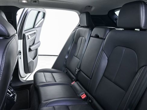 Certified 2025 Volvo XC40 B5 Plus image 20