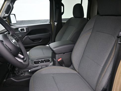 New 2026 Jeep Gladiator Sport AWD/4WD image 19