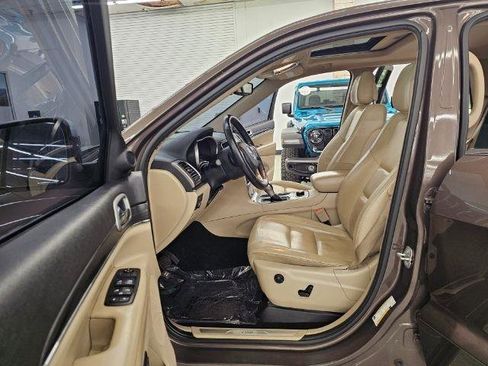 Used 2020 Jeep Grand Cherokee Limited image 32