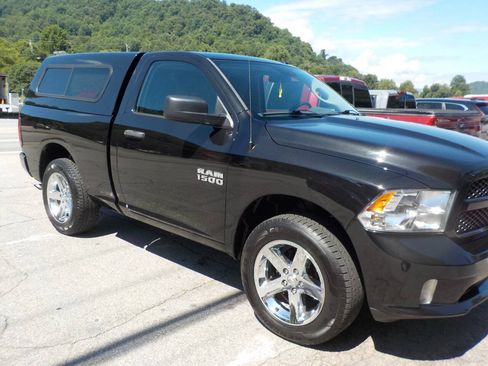Used 2017 RAM 1500 Express AWD/4WD image 5