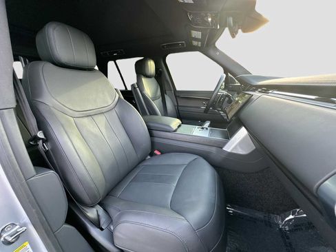 Used 2025 Land Rover Range Rover SE AWD/4WD image 31