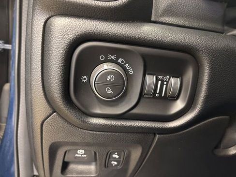 Used 2020 RAM 1500 Laramie image 38