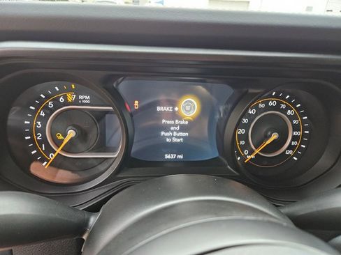 Used 2025 Jeep Gladiator Sport image 19