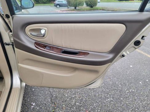 Used 2000 Nissan Maxima GXE image 16