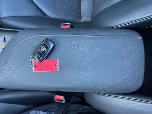 Used 2022 Toyota Camry XSE image 36