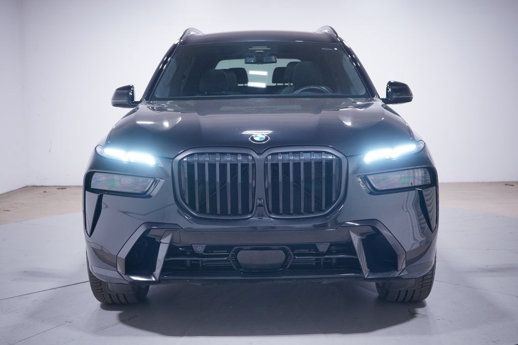 Used 2026 BMW X7 xDrive40i w/ M Sport Package AWD/4WD image 4