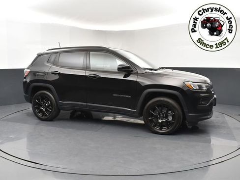 New 2026 Jeep Compass Latitude AWD/4WD image 3