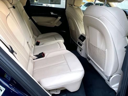 Used 2022 Audi Q5 2.0T Prestige w/ Prestige Package image 18