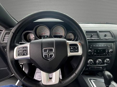 Used 2011 Dodge Challenger image 8