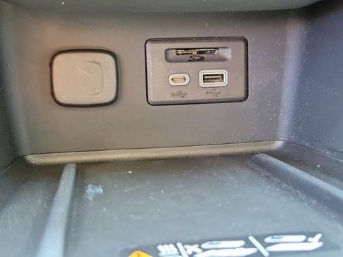 Used 2023 GMC Acadia Denali w/ Denali Ultimate Package image 27