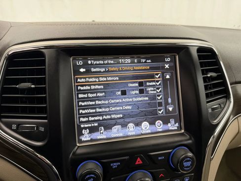 Used 2017 Jeep Grand Cherokee Overland w/ Jeep Active Safety Group AWD/4WD image 27