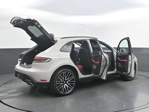 New 2026 Porsche Macan AWD/4WD image 36