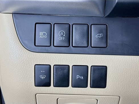 Used 2018 Toyota Highlander Limited image 17