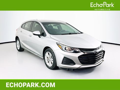 Used 2019 Chevrolet Cruze LT FWD image 1