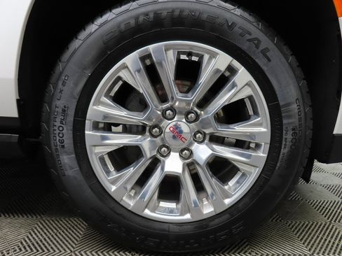 Used 2024 GMC Yukon Denali image 8