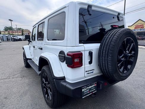 Certified 2025 Jeep Wrangler Unlimited Sahara AWD/4WD image 5