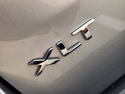 Used 2024 Ford Expedition XLT image 11