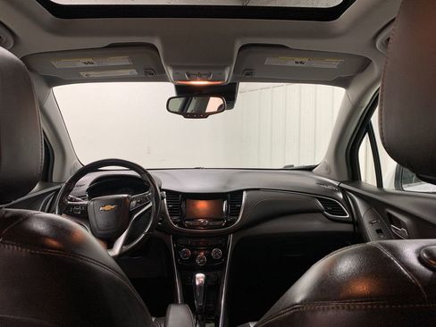 Used 2020 Chevrolet Trax Premier w/ LPO, Cargo Package image 21