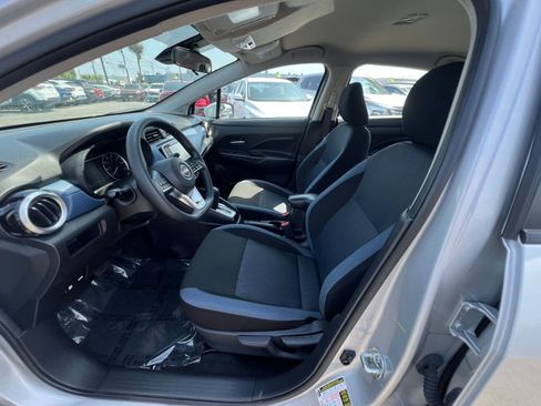 Used 2025 Nissan Versa SV FWD image 30